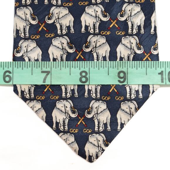 Museum Artifacts 100% Silk Elephant Print Neck Tie - Picture 5 of 8